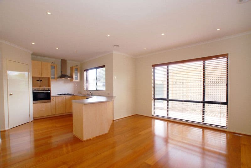 13 Livorno Lane, POINT COOK VIC 3030, Point Cook - Thumbnail 2