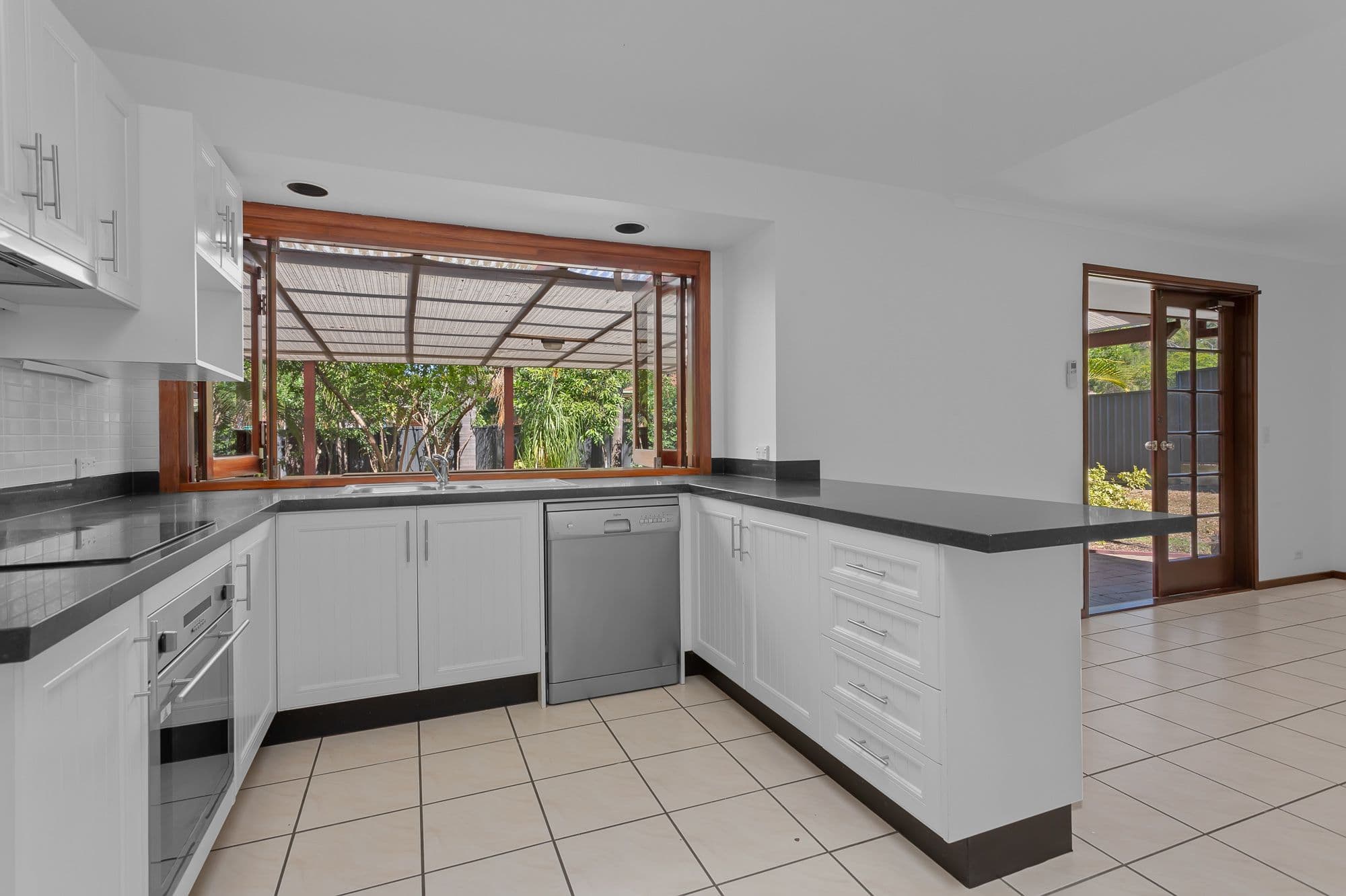 22 Avondale Road, Sinnamon Park QLD 4073, Sinnamon Park - Thumbnail 5