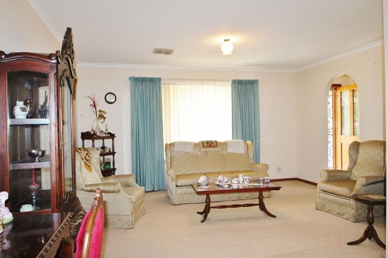 1 McKinnon Park, CLARE SA 5453, Clare - Thumbnail 2