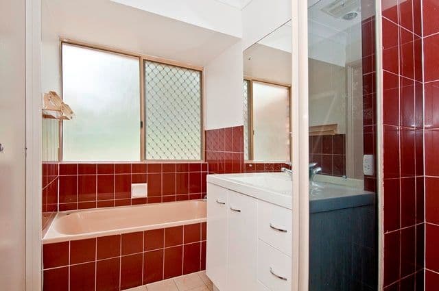 34 Adelong Road, Shailer Park QLD 4128, Shailer Park - Thumbnail 5