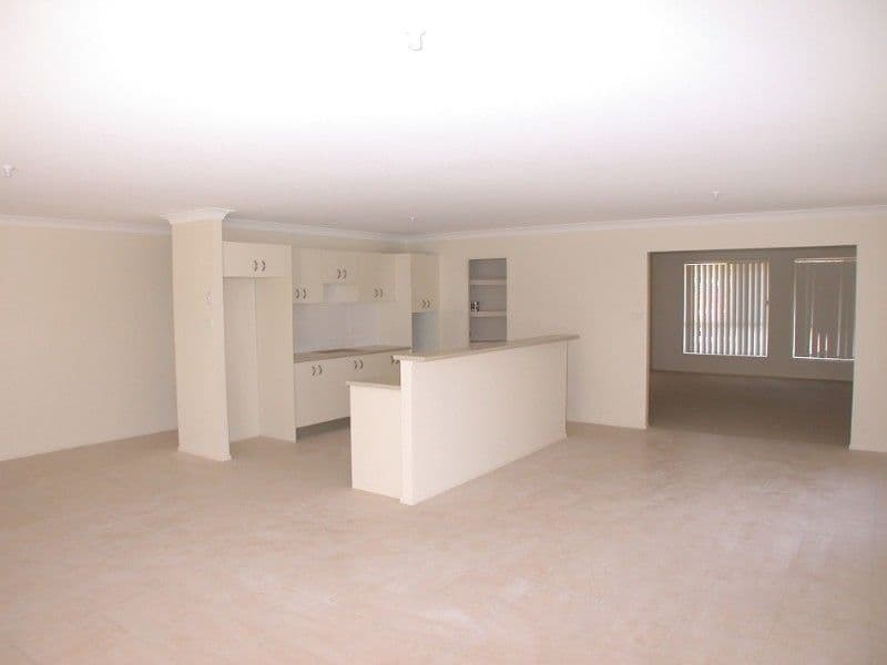 13A Greenhaven Circuit, WOONGARRAH NSW 2259, Woongarrah - Thumbnail 2