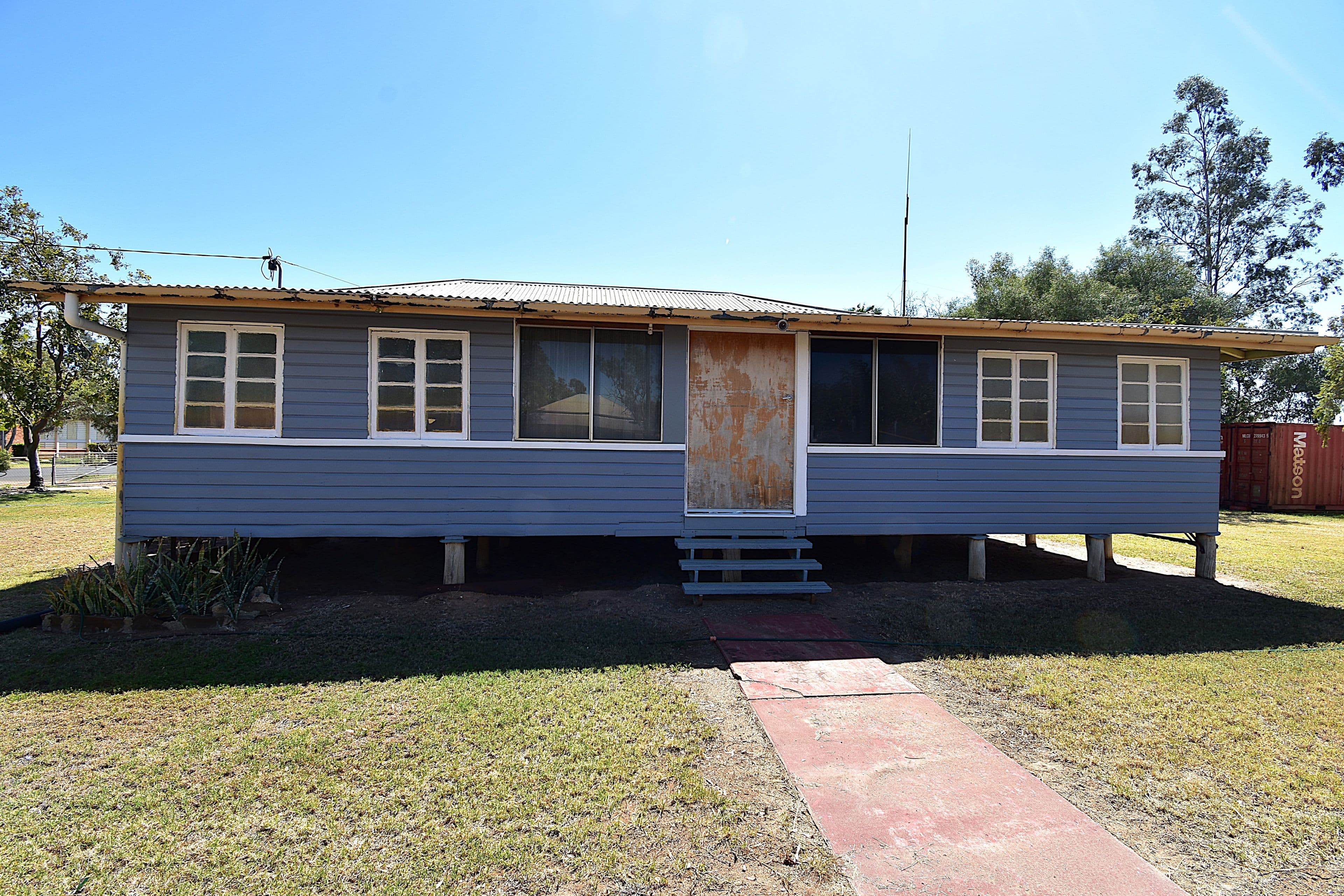 18 McWhannell Street, Aramac QLD 4726, Aramac - Thumbnail 2