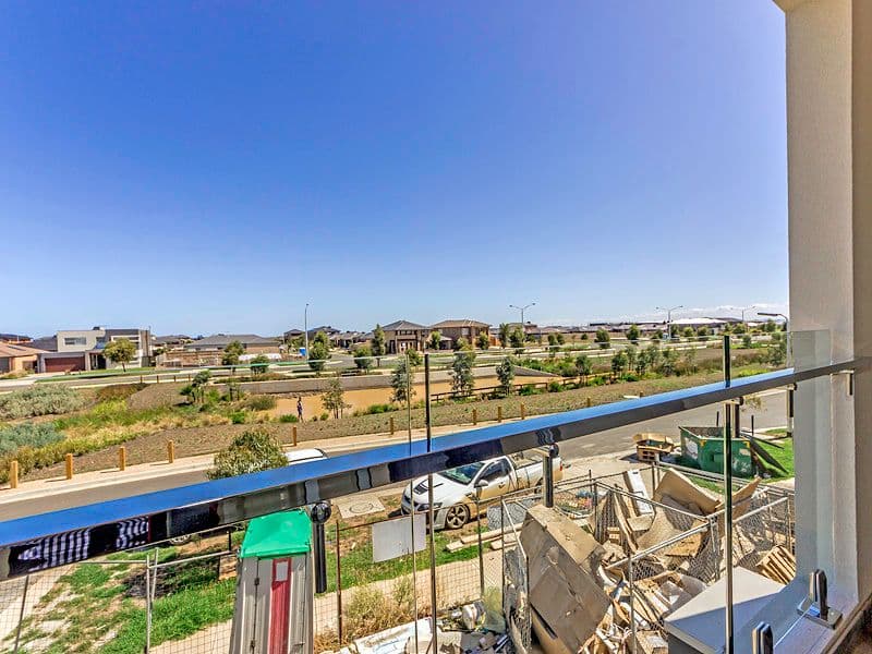 26 Umbrella Way, Point Cook VIC 3030, Point Cook - Thumbnail 2