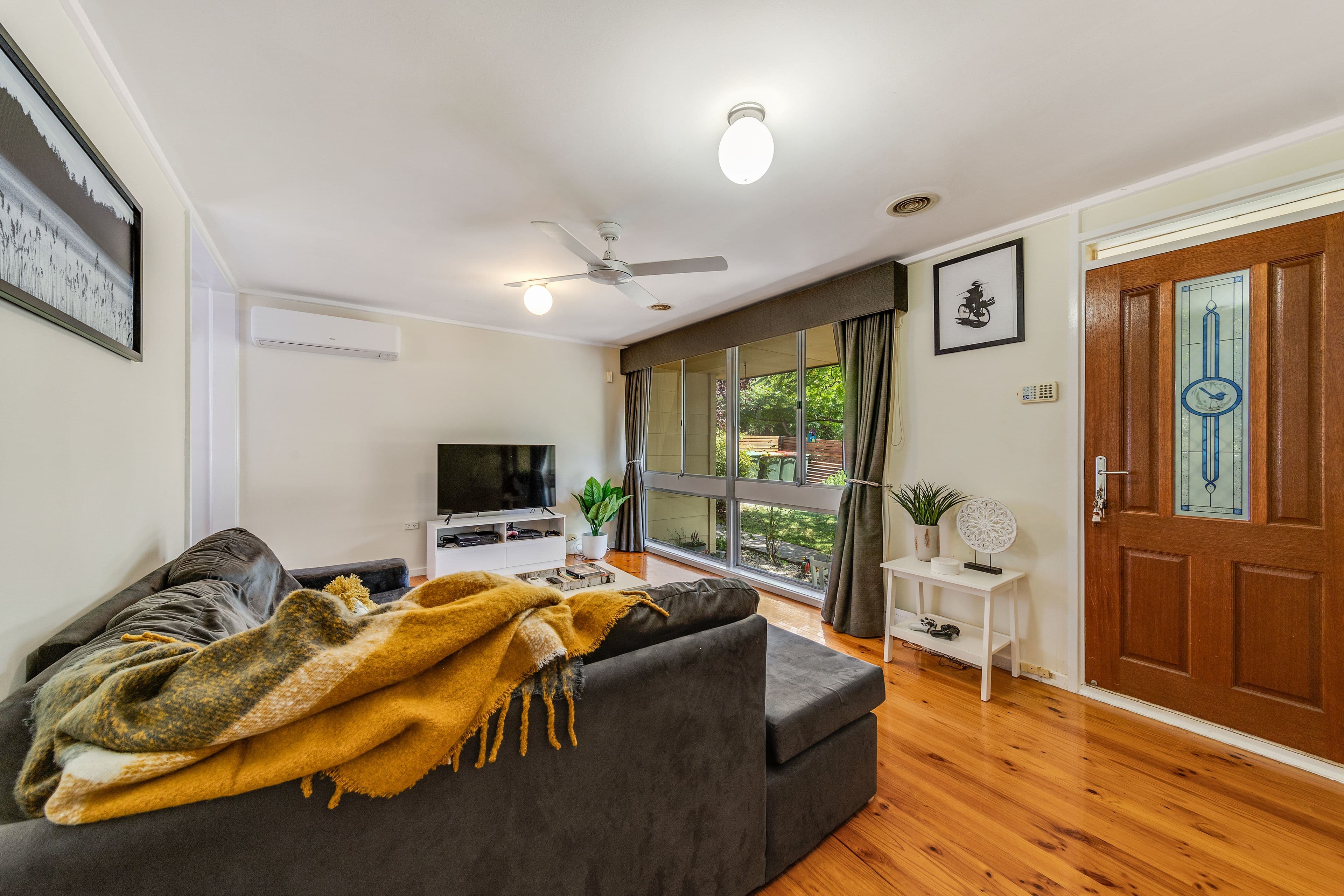 6 Mathison Place, Macgregor ACT 2615, Macgregor - Thumbnail 2