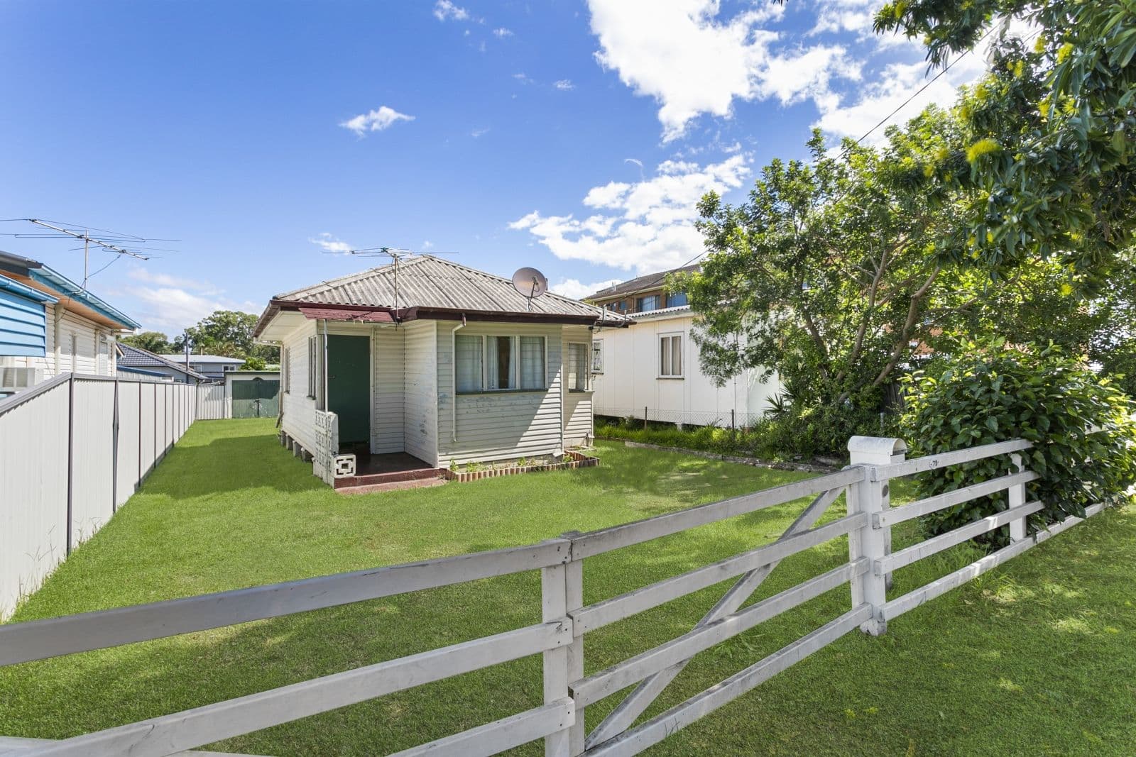 79 Georgina Street, Woody Point QLD 4019, Woody Point - Thumbnail 3