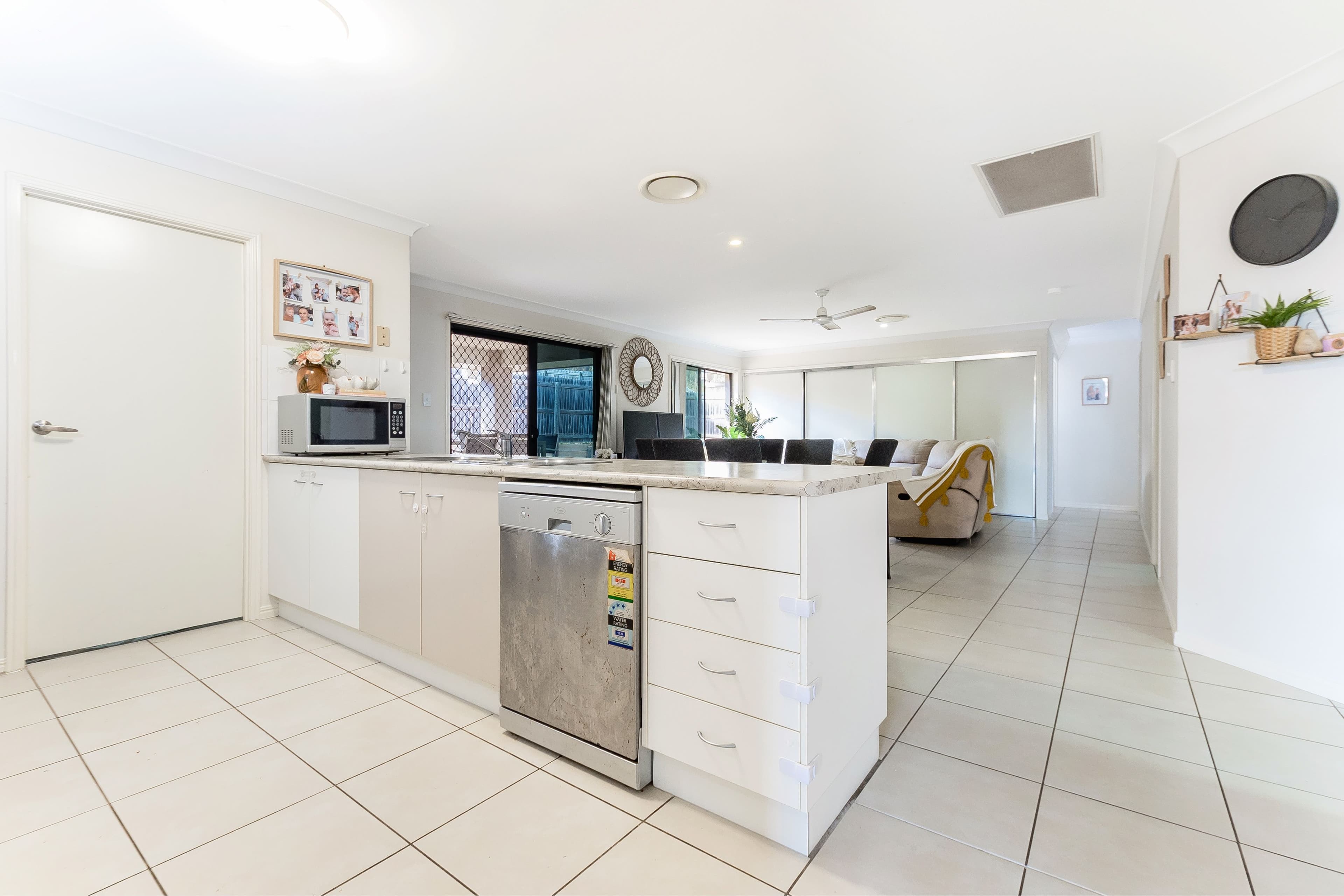21 Deveney Drive, Kirkwood QLD 4680, Kirkwood - Thumbnail 6