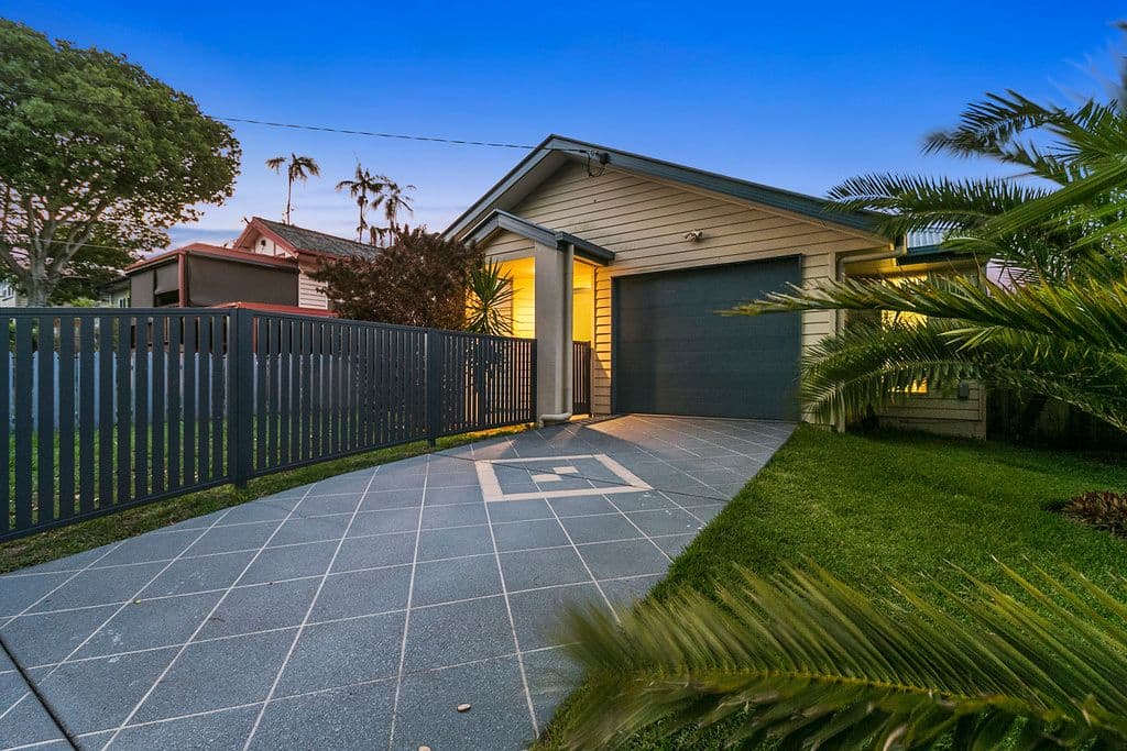 23 Carnation Street, Wynnum QLD 4178, Wynnum - Image 1