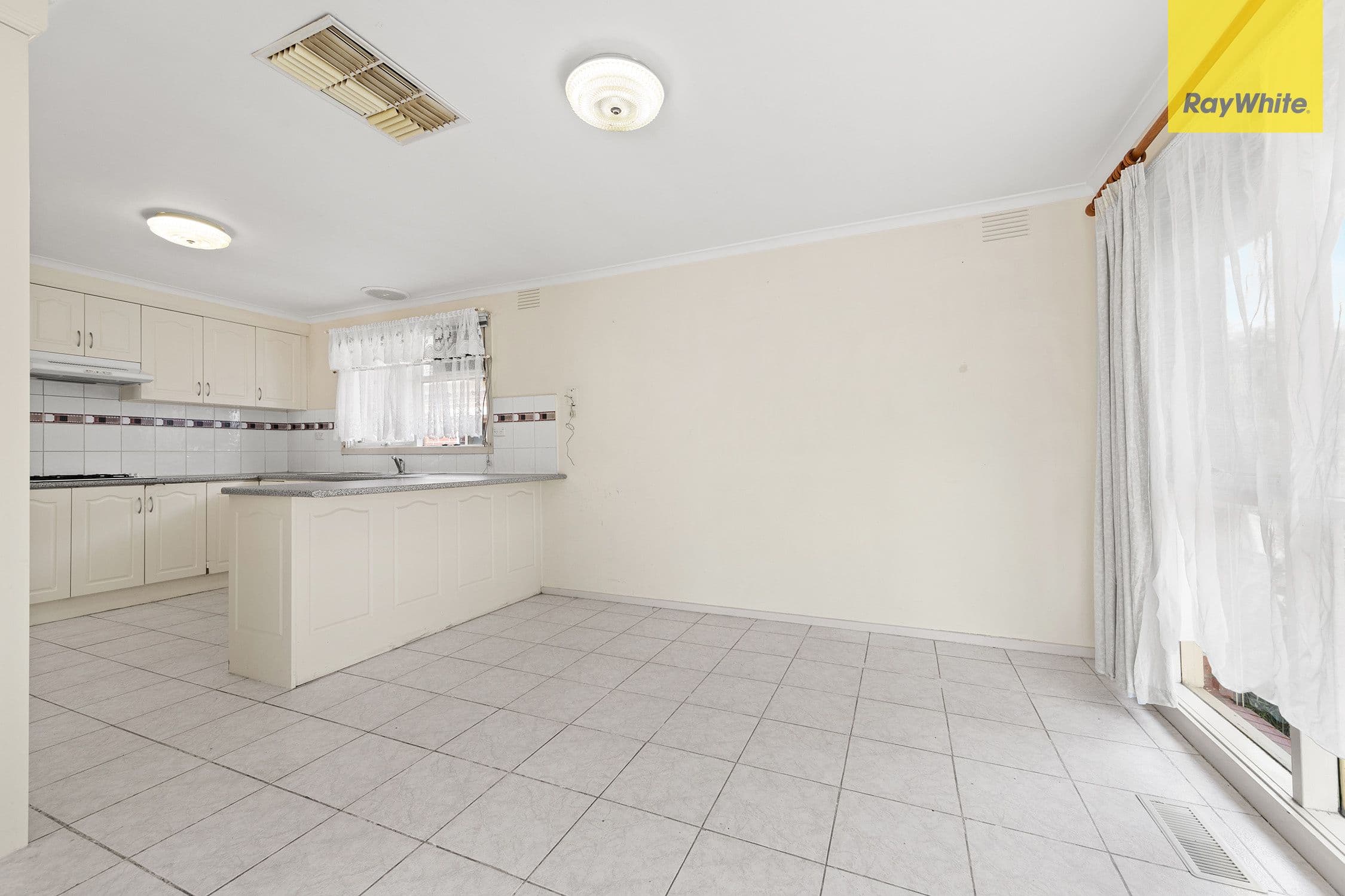 26 Corunna Avenue, St Albans VIC 3021, St Albans - Thumbnail 5