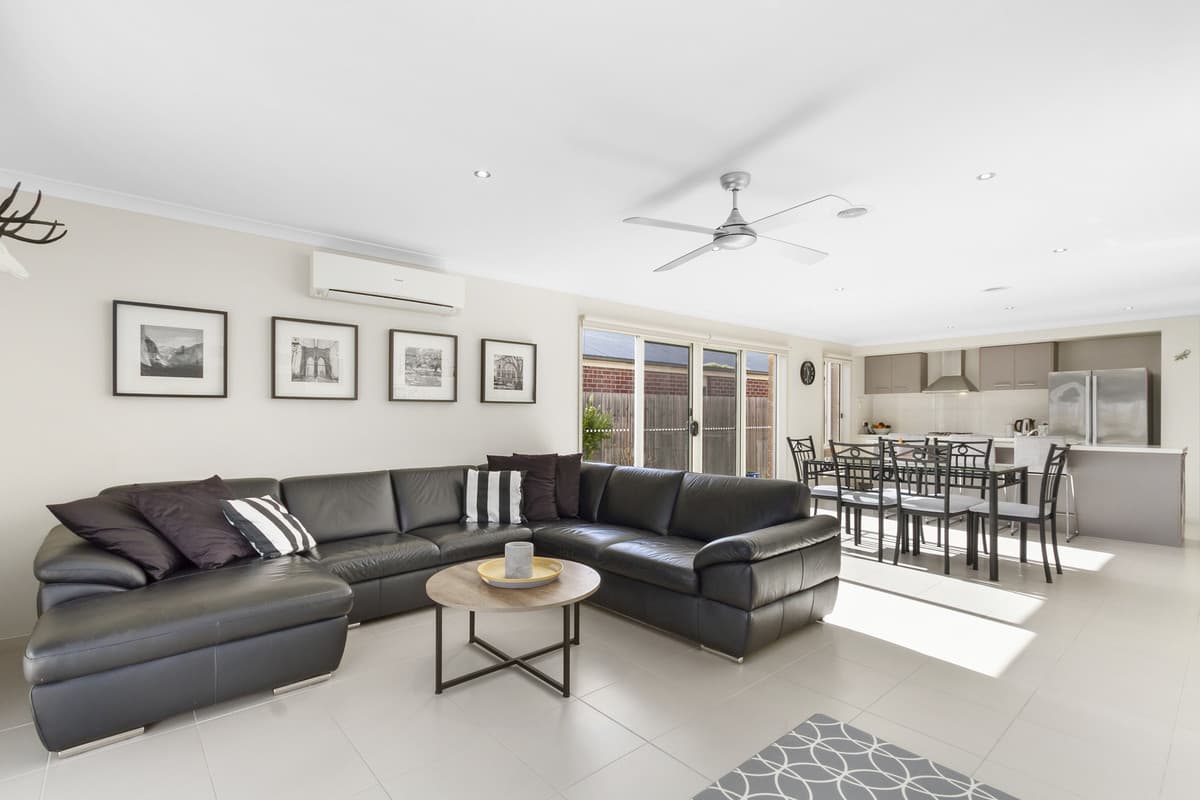 10 Roscommon Drive, Traralgon VIC 3844, Traralgon - Thumbnail 2