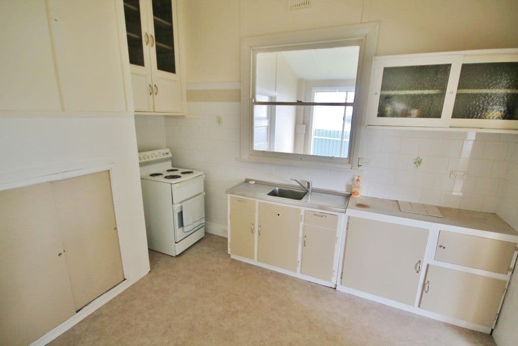 87 Berthong Street, Young NSW 2594, Young - Thumbnail 3