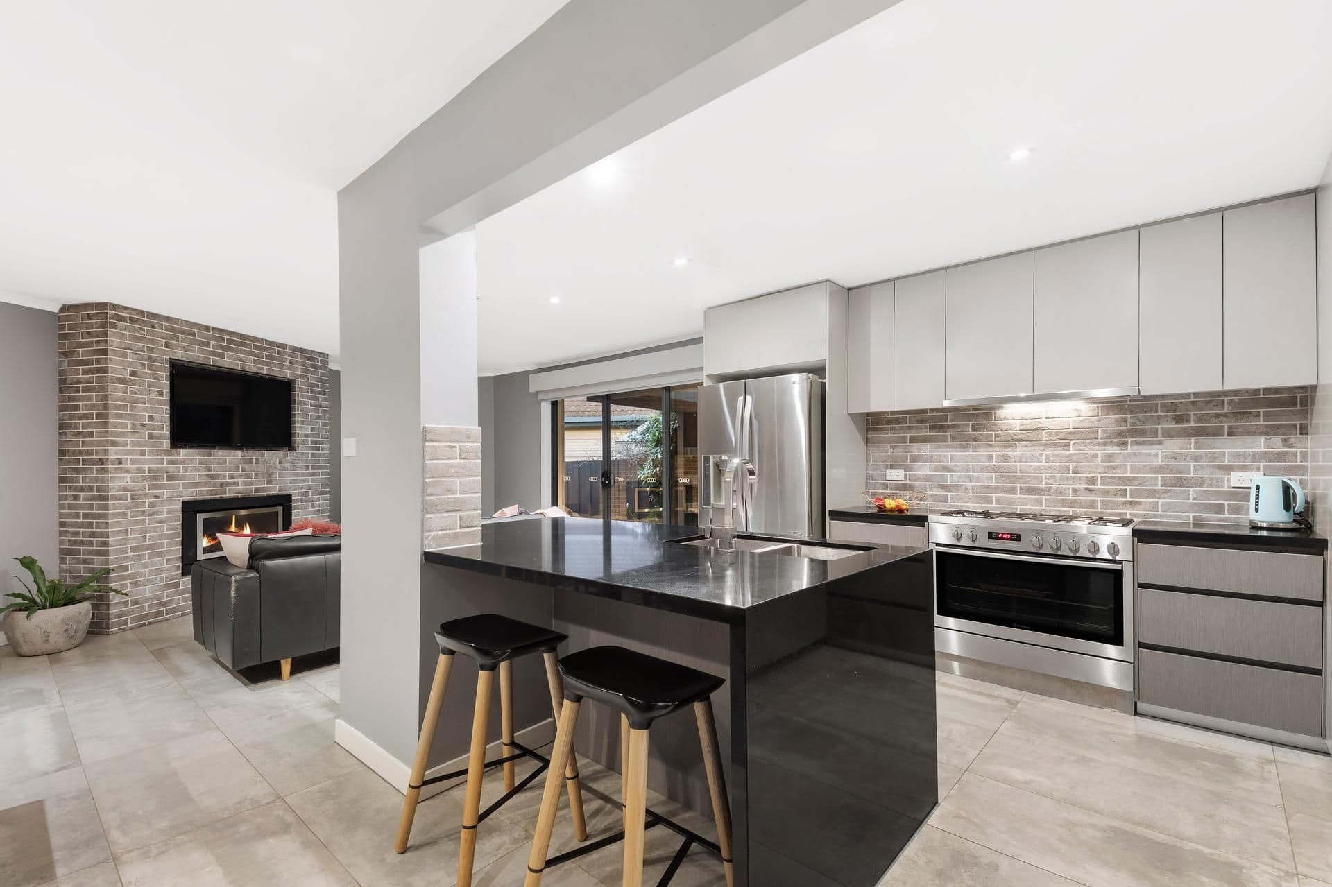 52 Sinclair Road, Bayswater VIC 3153, Bayswater - Thumbnail 2