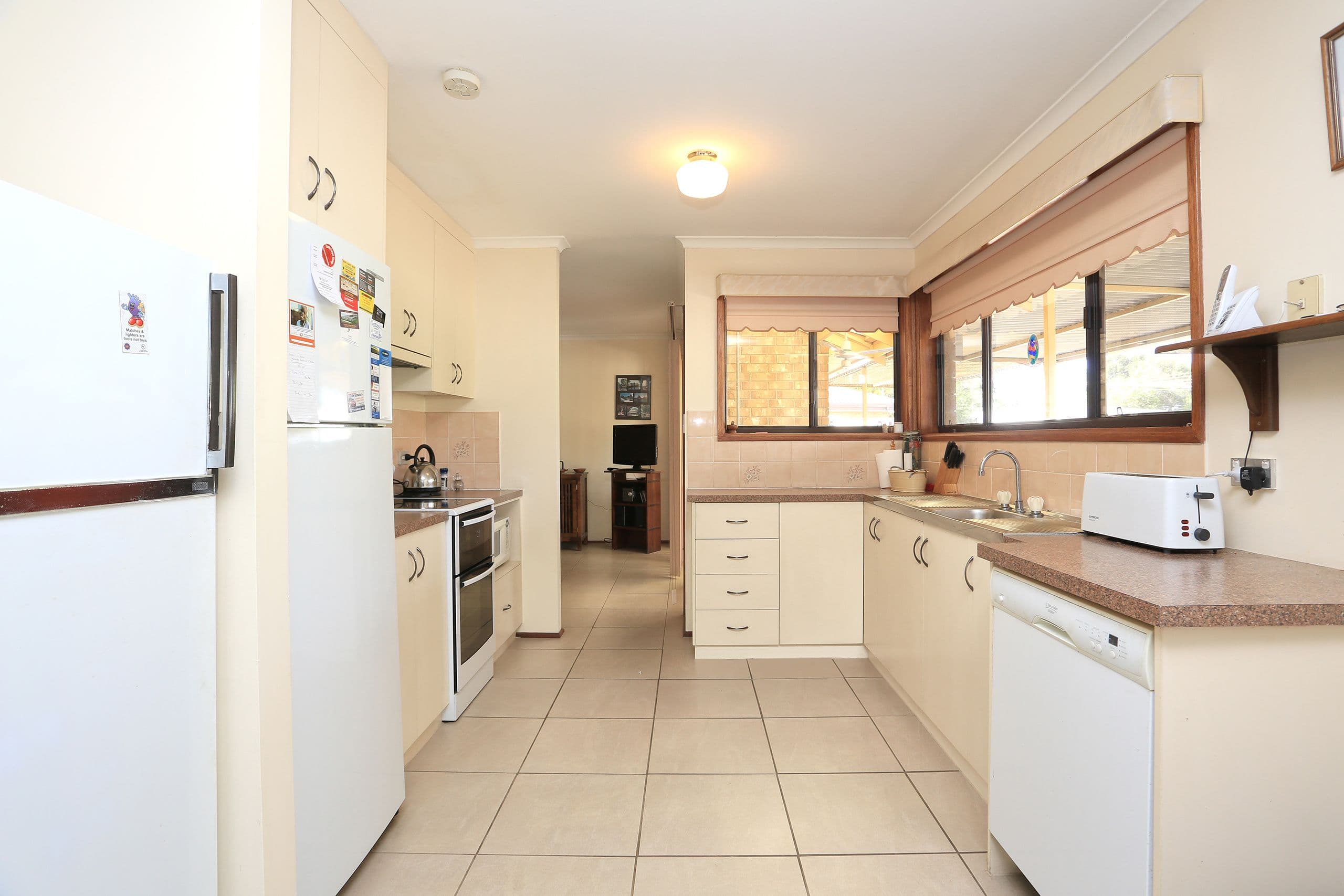 10 Thomas Street, Saddleworth SA 5413, Saddleworth - Thumbnail 3