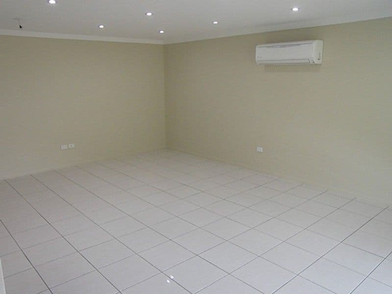 12 Retreat Drive, NORMAN GARDENS QLD 4701, Norman Gardens - Thumbnail 5