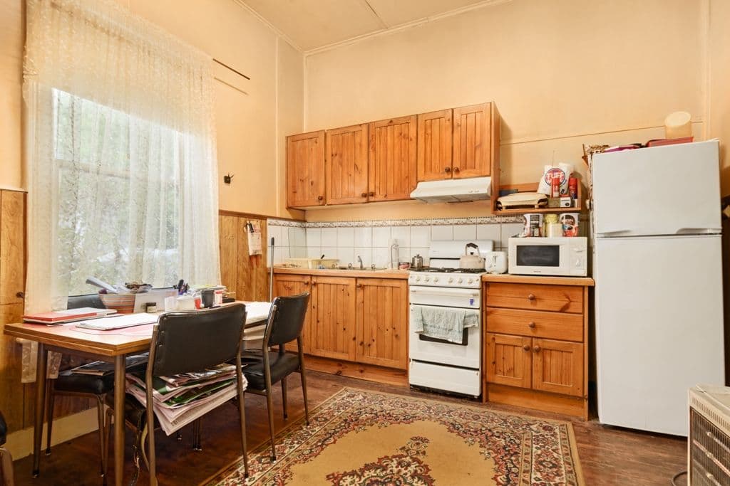 48 Loch Avenue, Ballarat Central VIC 3350, Ballarat Central - Thumbnail 2