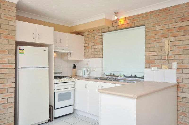 11 Baragoola Street, COORPAROO QLD 4151, Coorparoo - Thumbnail 3
