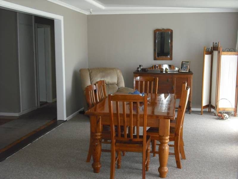 8 Karabah Avenue, YOUNG NSW 2594, Young - Thumbnail 4