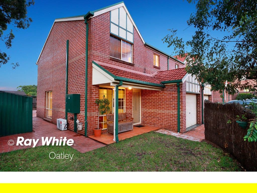 33 Kerrie Crescent, Peakhurst NSW 2210, Peakhurst - Image 1