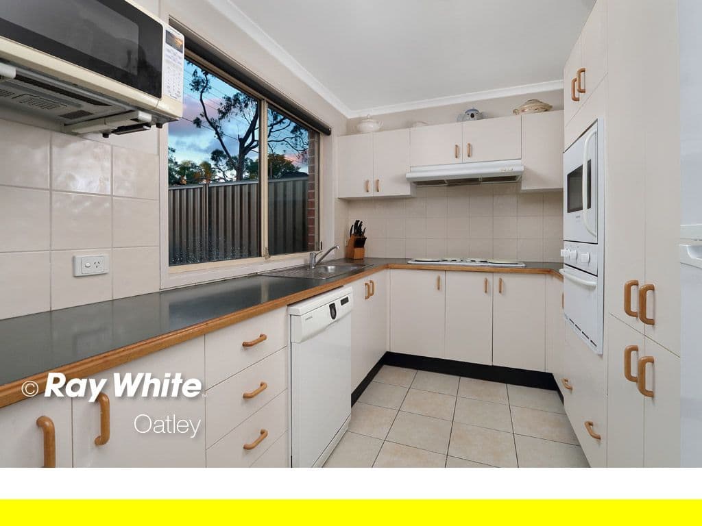 33 Kerrie Crescent, Peakhurst NSW 2210, Peakhurst - Thumbnail 5
