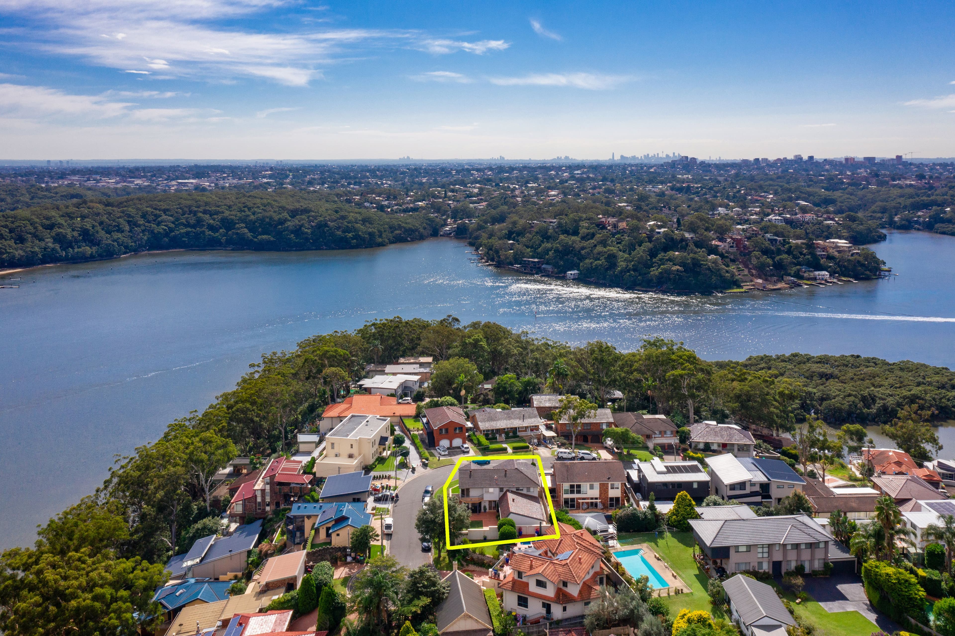 16 Evans Crescent, Laverton - Thumbnail 2
