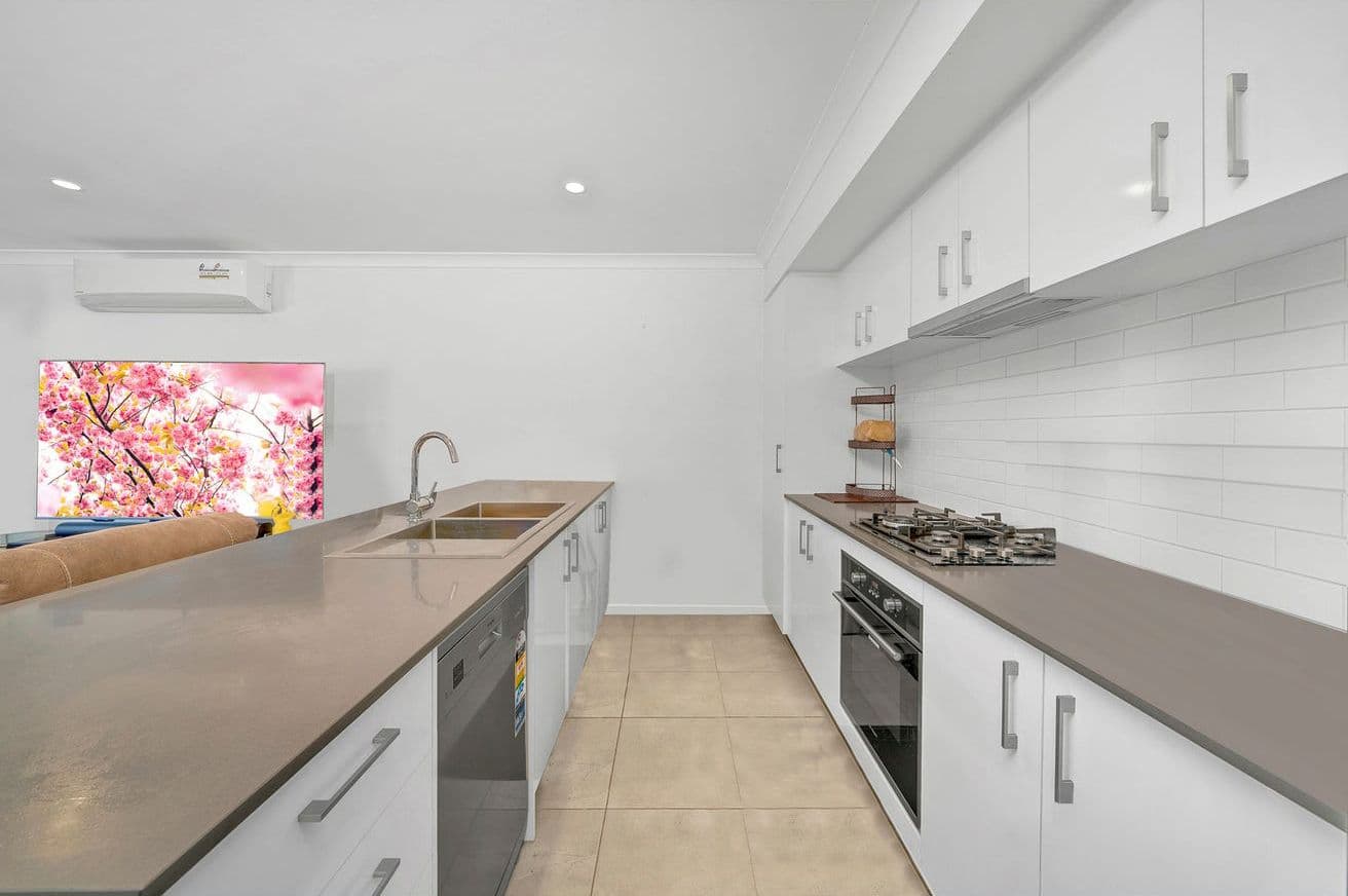 23 Liston Avenue, Tarneit VIC 3029, Tarneit - Thumbnail 4
