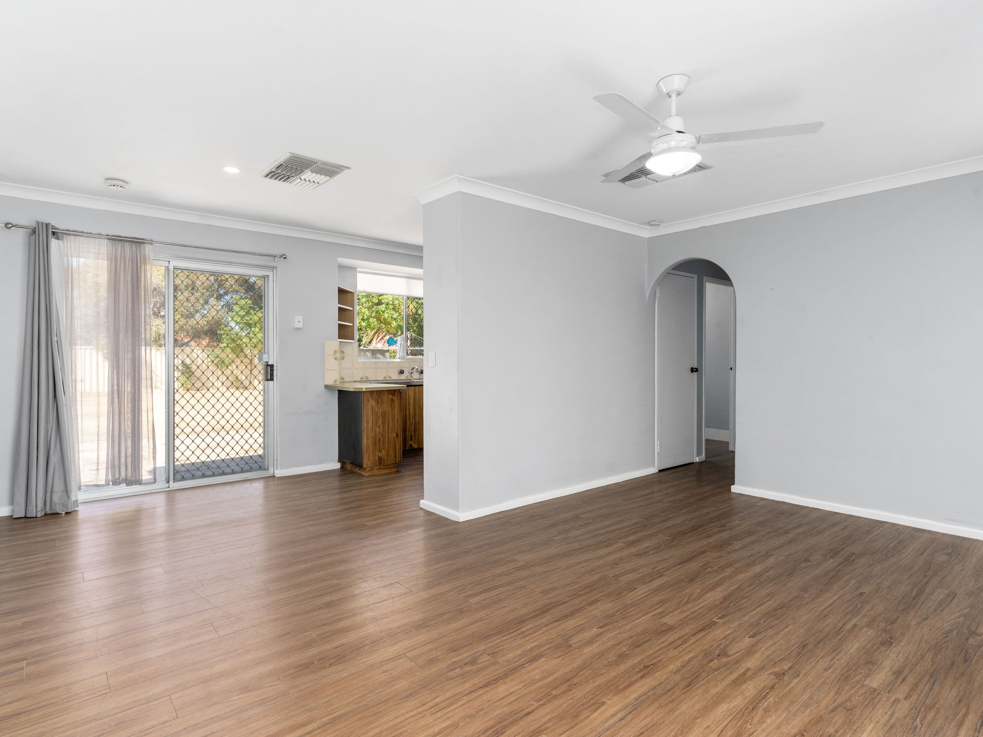 7 Laurel Street, Forrestfield WA 6058, Forrestfield - Thumbnail 4