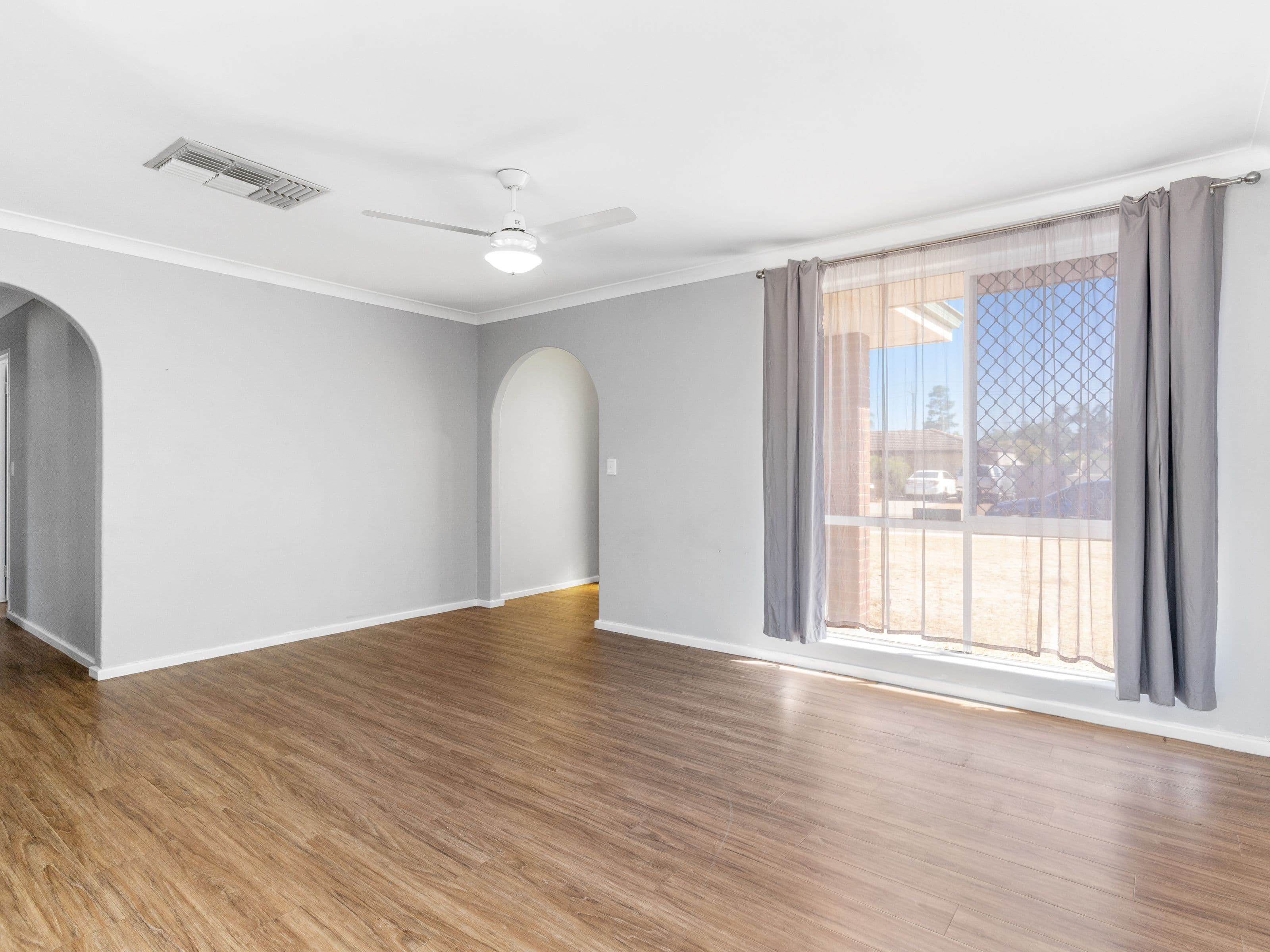 7 Laurel Street, Forrestfield WA 6058, Forrestfield - Thumbnail 5