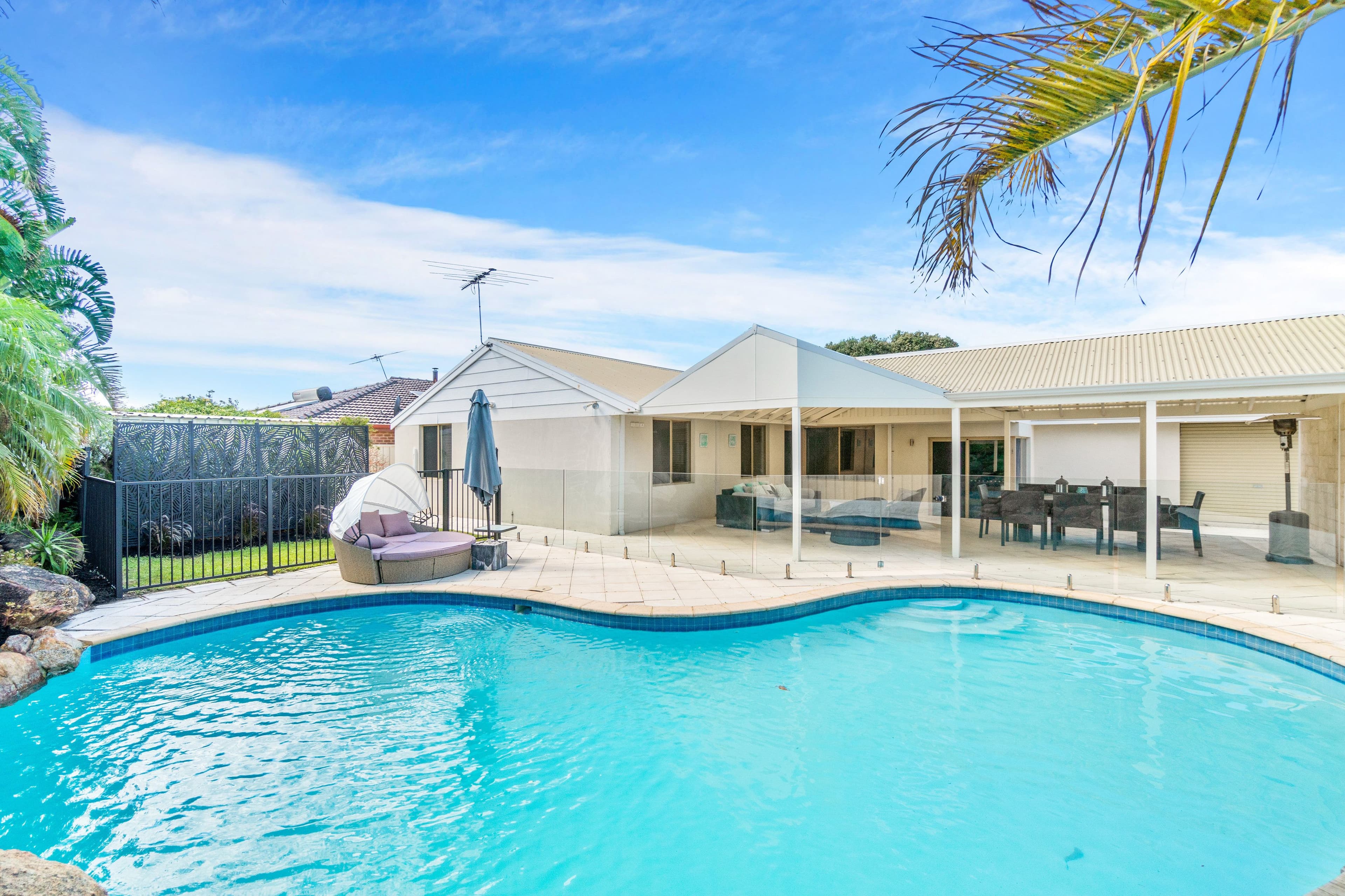 14 Barranjoey Way, Sorrento WA 6020, Sorrento - Thumbnail 2