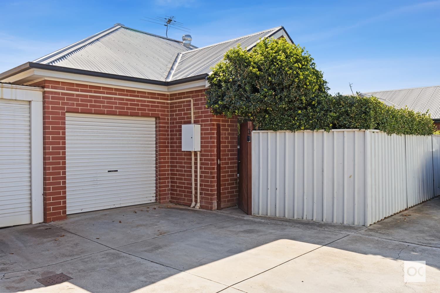 3/24 Gladstone Road, Mile End - Image 1