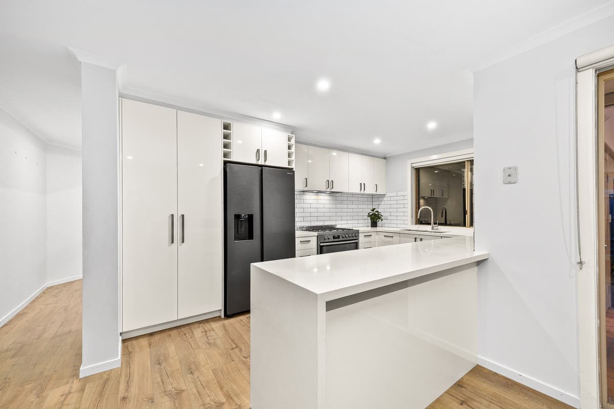 16 Godwin Avenue, Narre Warren VIC 3805, Narre Warren - Thumbnail 4