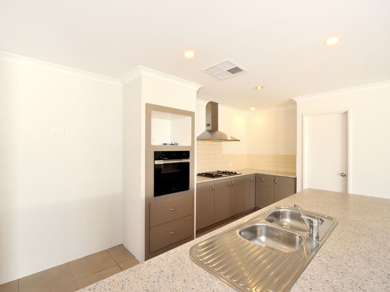 17 Leyson Way, Baldivis WA 6171, Baldivis - Thumbnail 5
