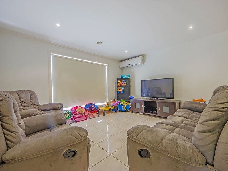 8 Toritta Way, Truganina VIC 3029, Truganina - Thumbnail 6