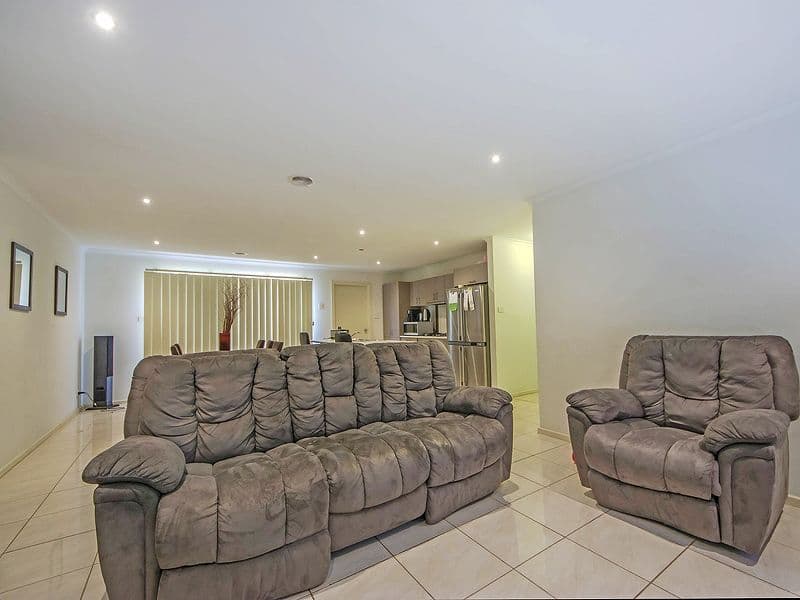 8 Toritta Way, Truganina VIC 3029, Truganina - Thumbnail 7
