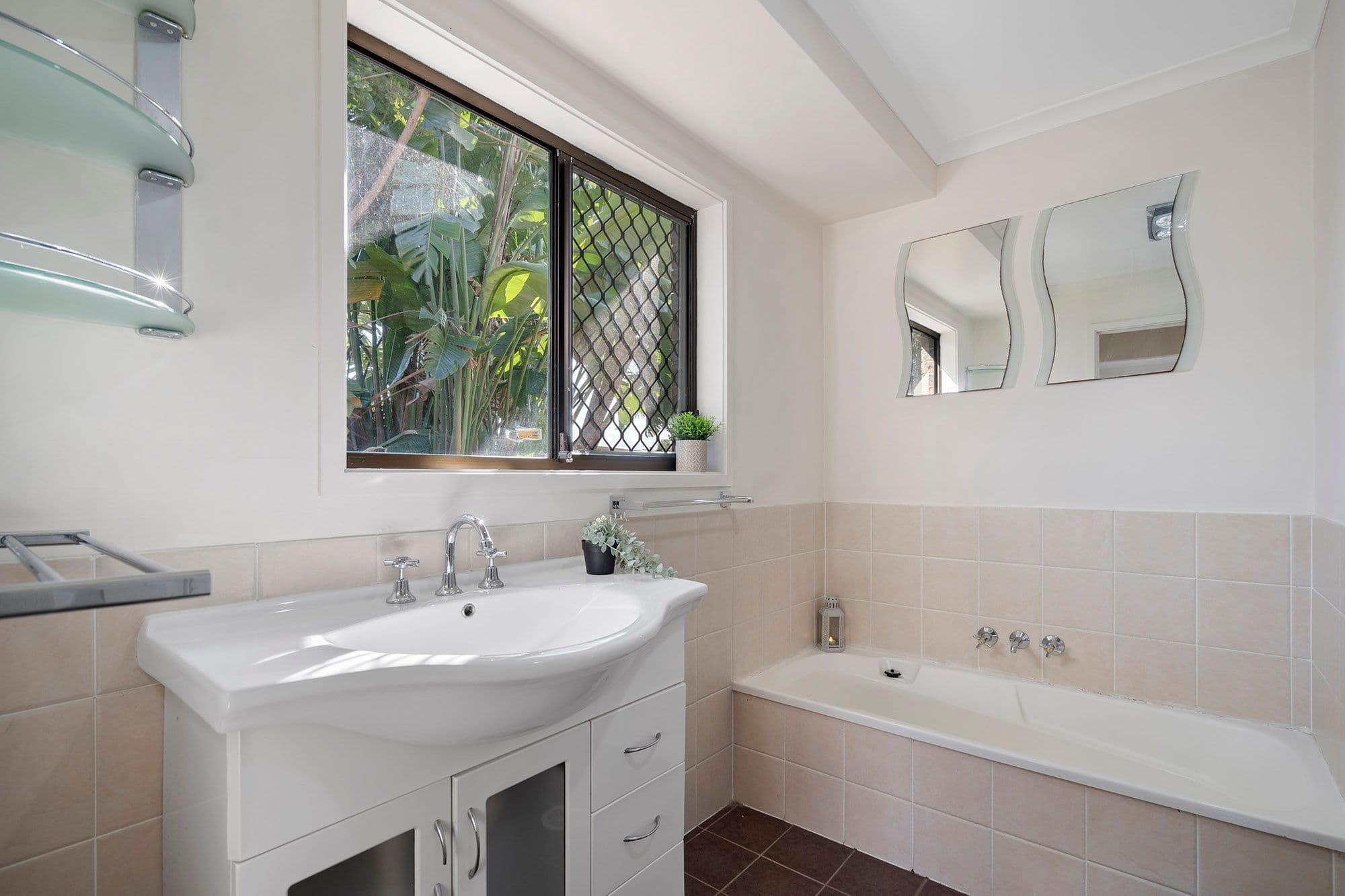 87 Middle Road, Hillcrest QLD 4118, Hillcrest - Thumbnail 6