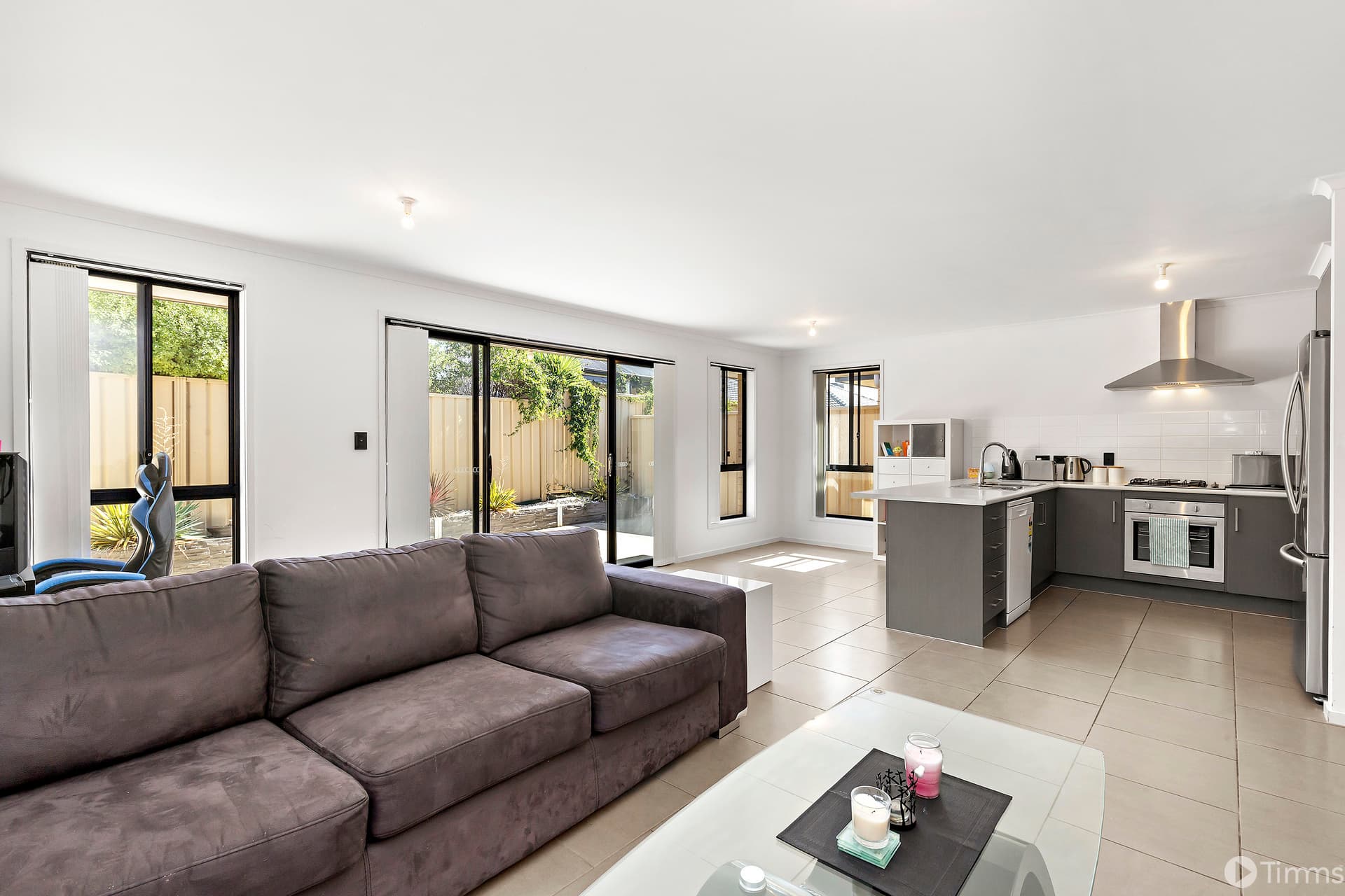 26 Buoy Crescent, Seaford Meadows - Thumbnail 2
