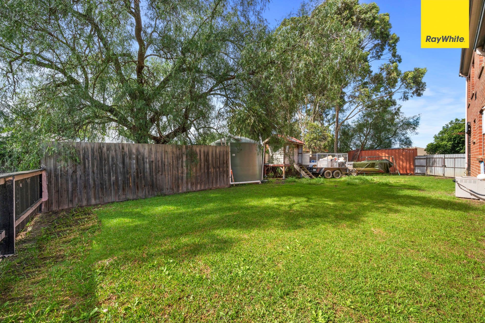 16 Ruthven Street, Sunbury VIC 3429, Sunbury - Thumbnail 3