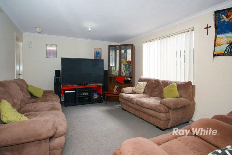 19 Archers Field Drive, CRANBOURNE EAST VIC 3977, Cranbourne East - Thumbnail 2