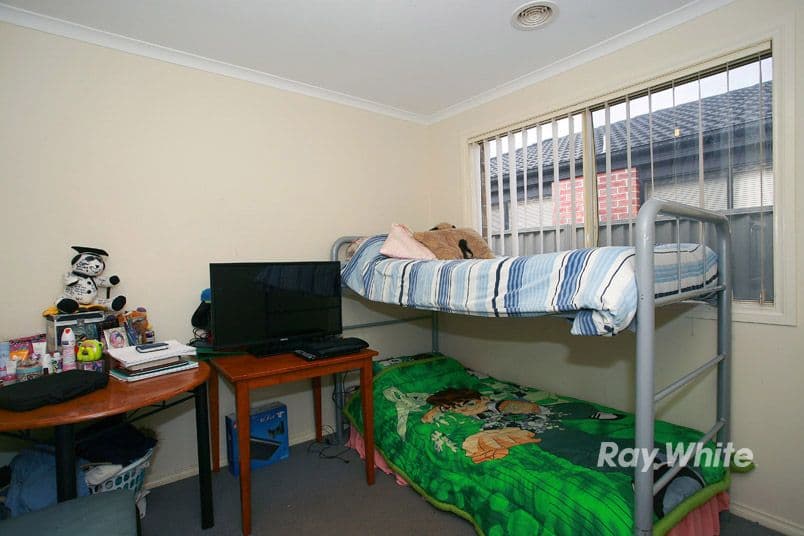 19 Archers Field Drive, CRANBOURNE EAST VIC 3977, Cranbourne East - Thumbnail 8