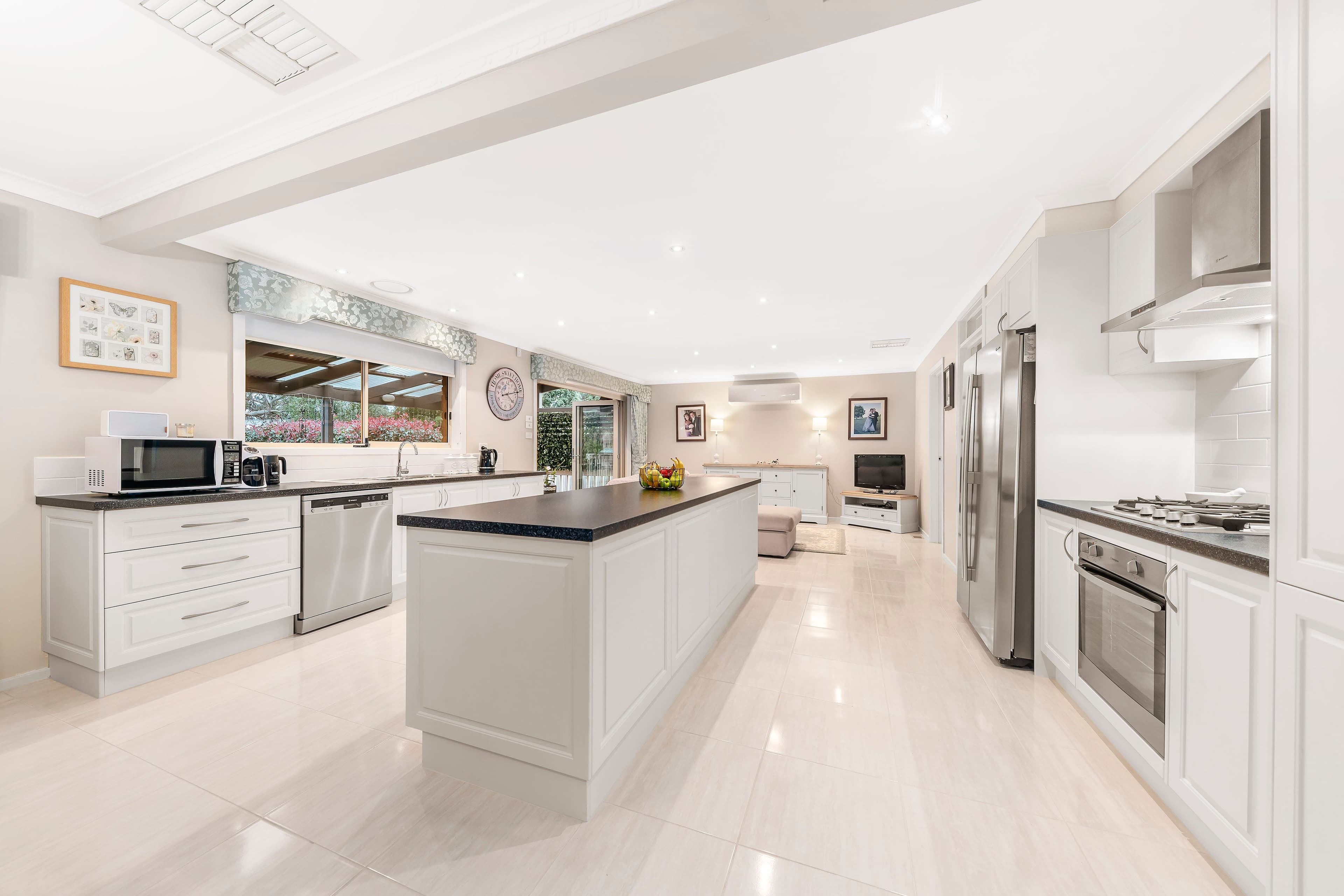 7 Silvan Court, Rowville VIC 3178, Rowville - Thumbnail 2