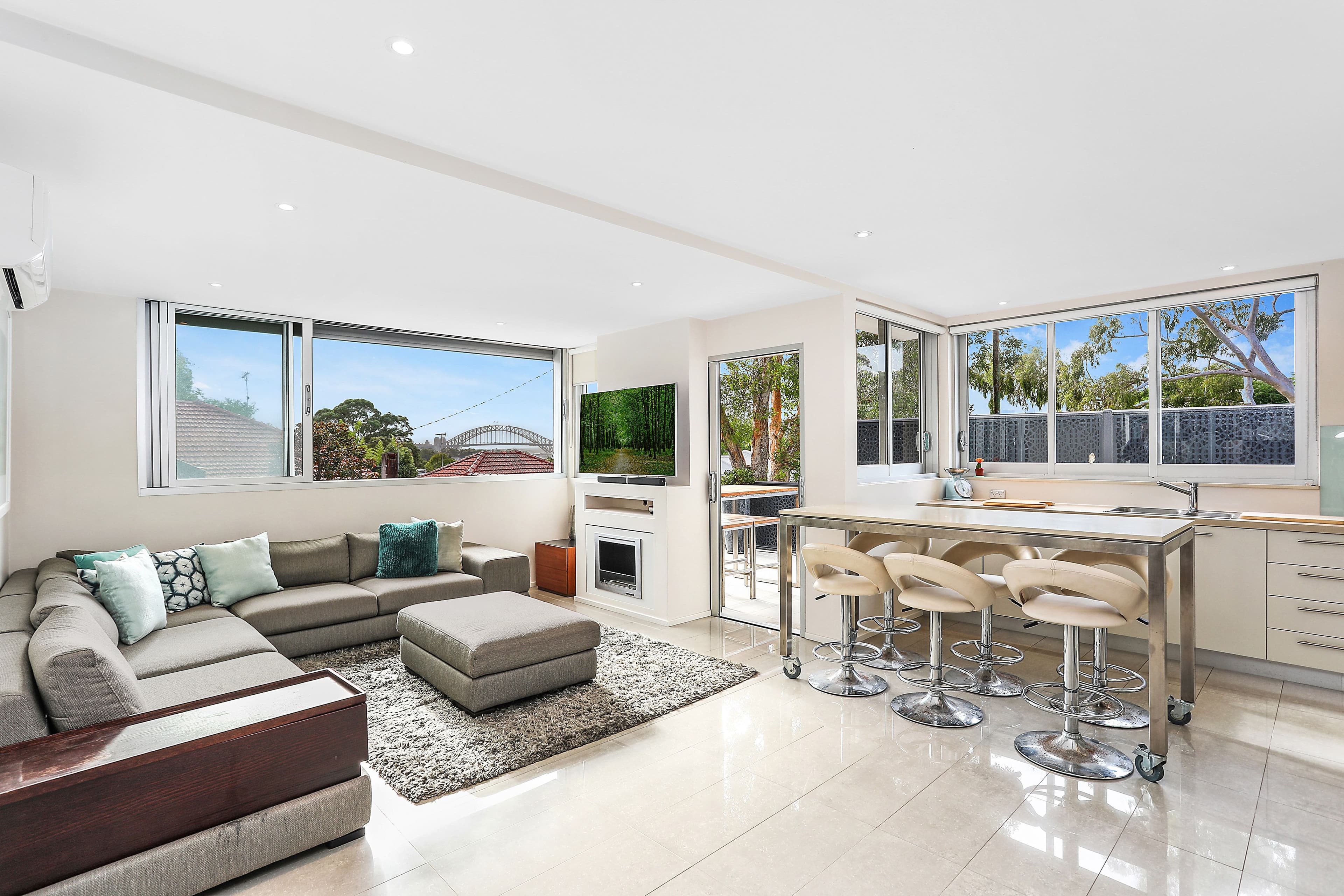 2 Spring Street, Birchgrove - Thumbnail 3