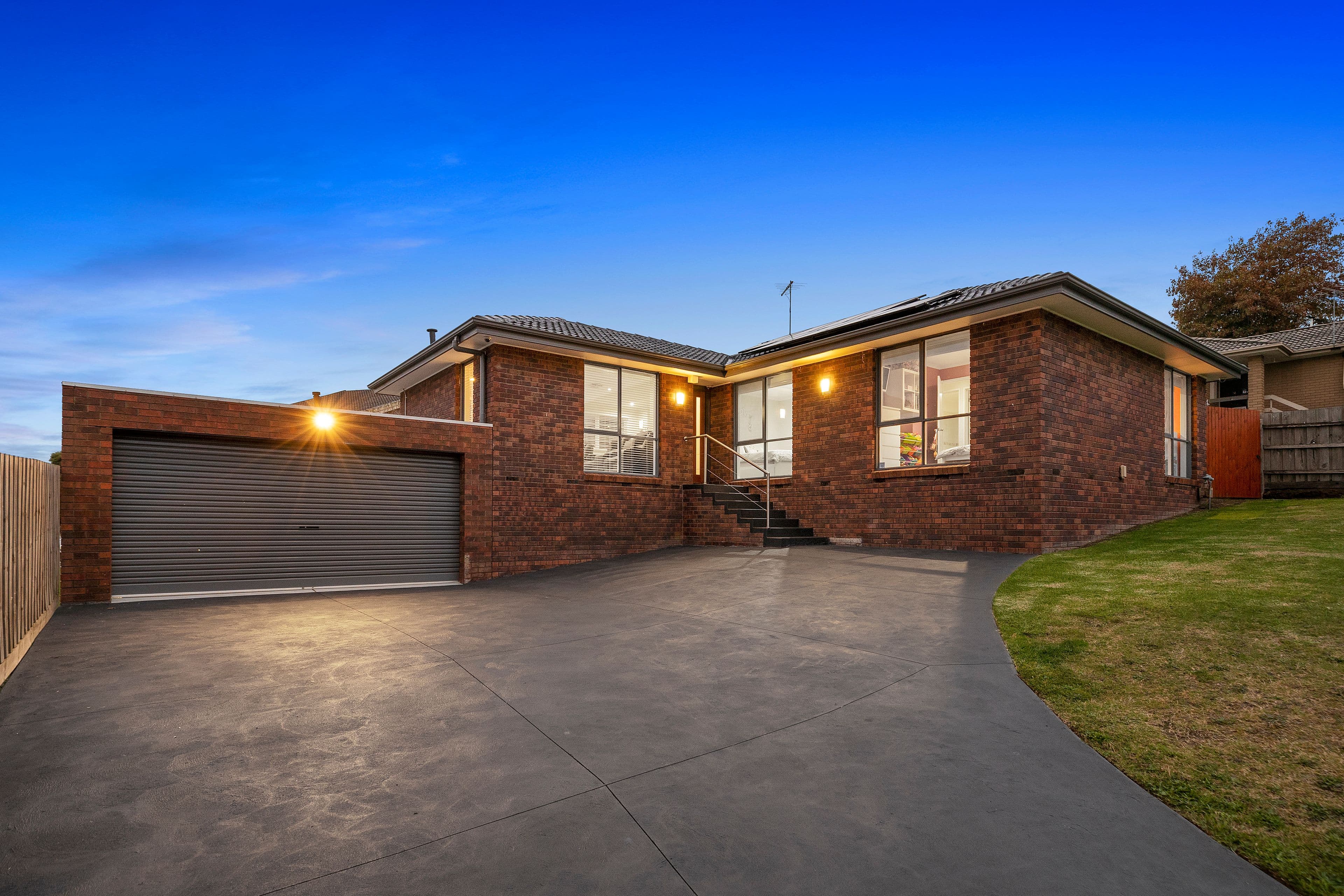 11 Stainsby Close, Endeavour Hills VIC 3802, Endeavour Hills - Image 1