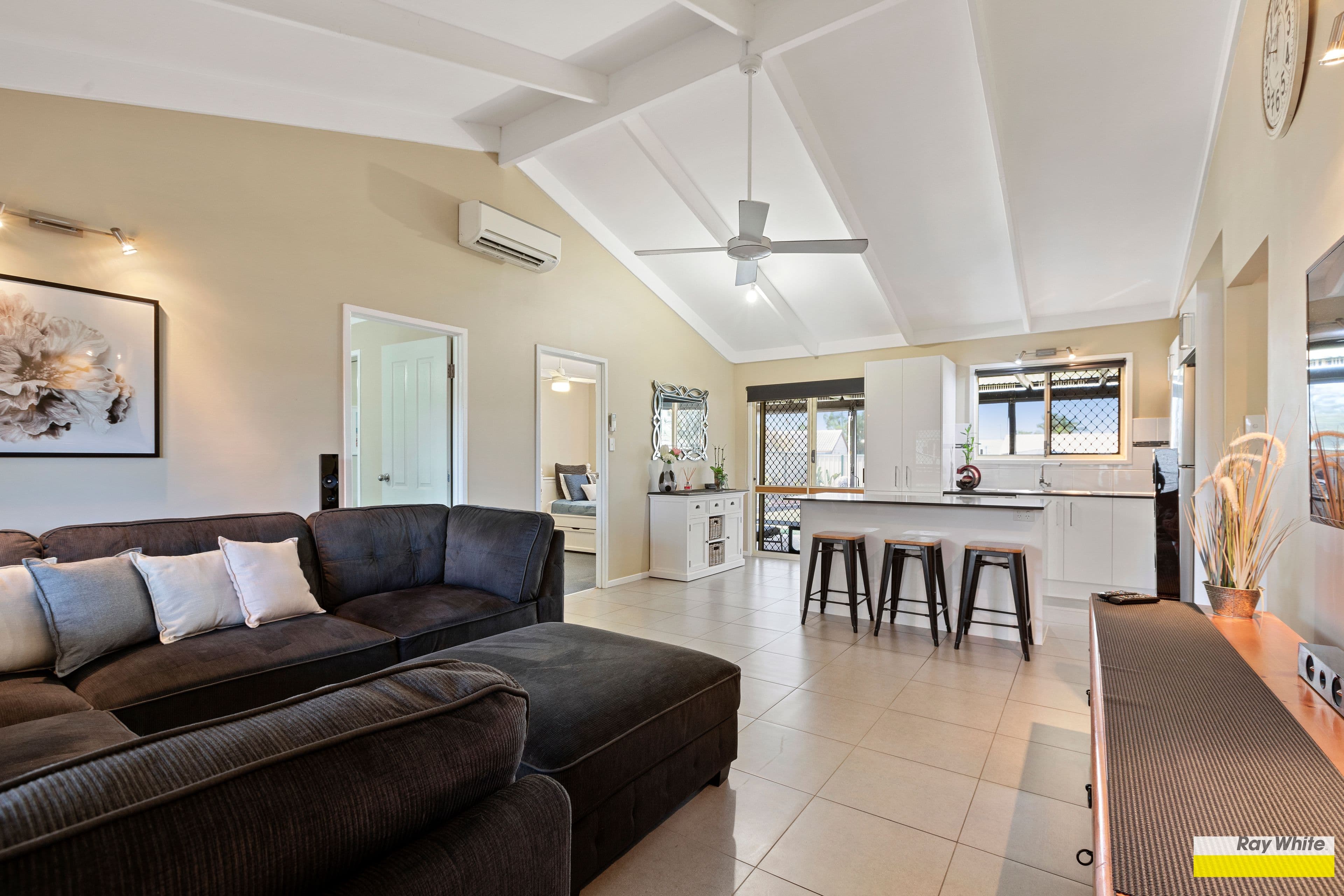 9 Morrow Street, Crestmead QLD 4132, Crestmead - Thumbnail 2