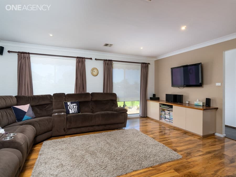 5 Toney Place, Glenfield Park, Glenfield Park - Thumbnail 2