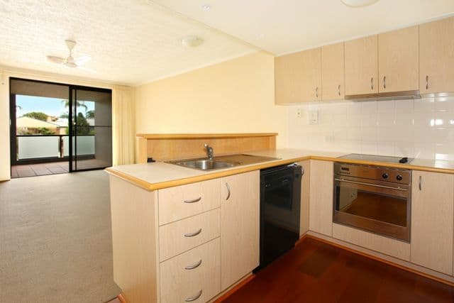 20 Illawong Street, SURFERS PARADISE QLD 4217, Surfers Paradise - Thumbnail 3