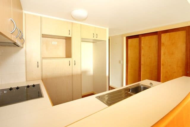 20 Illawong Street, SURFERS PARADISE QLD 4217, Surfers Paradise - Thumbnail 4