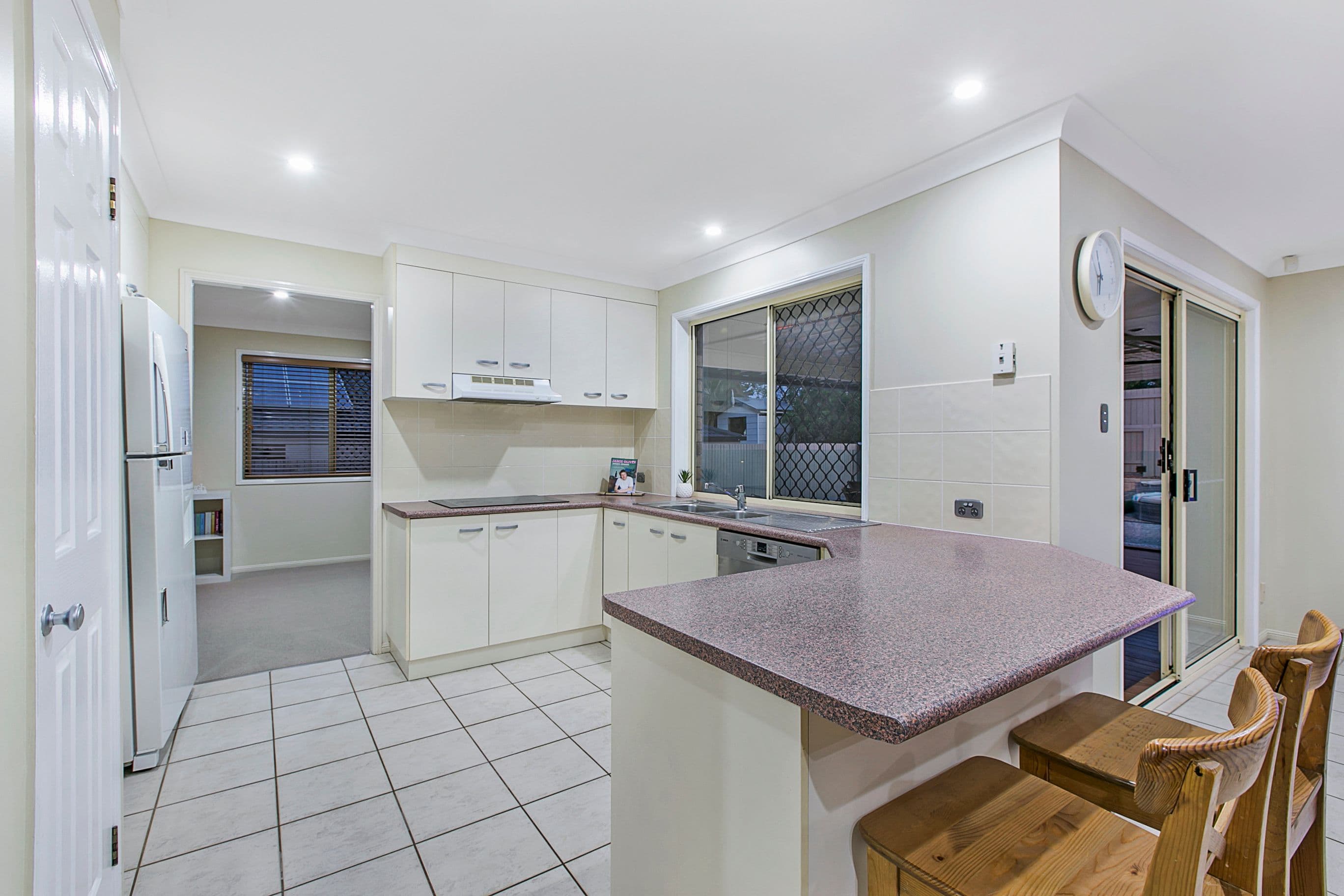 8 Johnston Avenue, Birkdale QLD 4159, Birkdale - Thumbnail 6