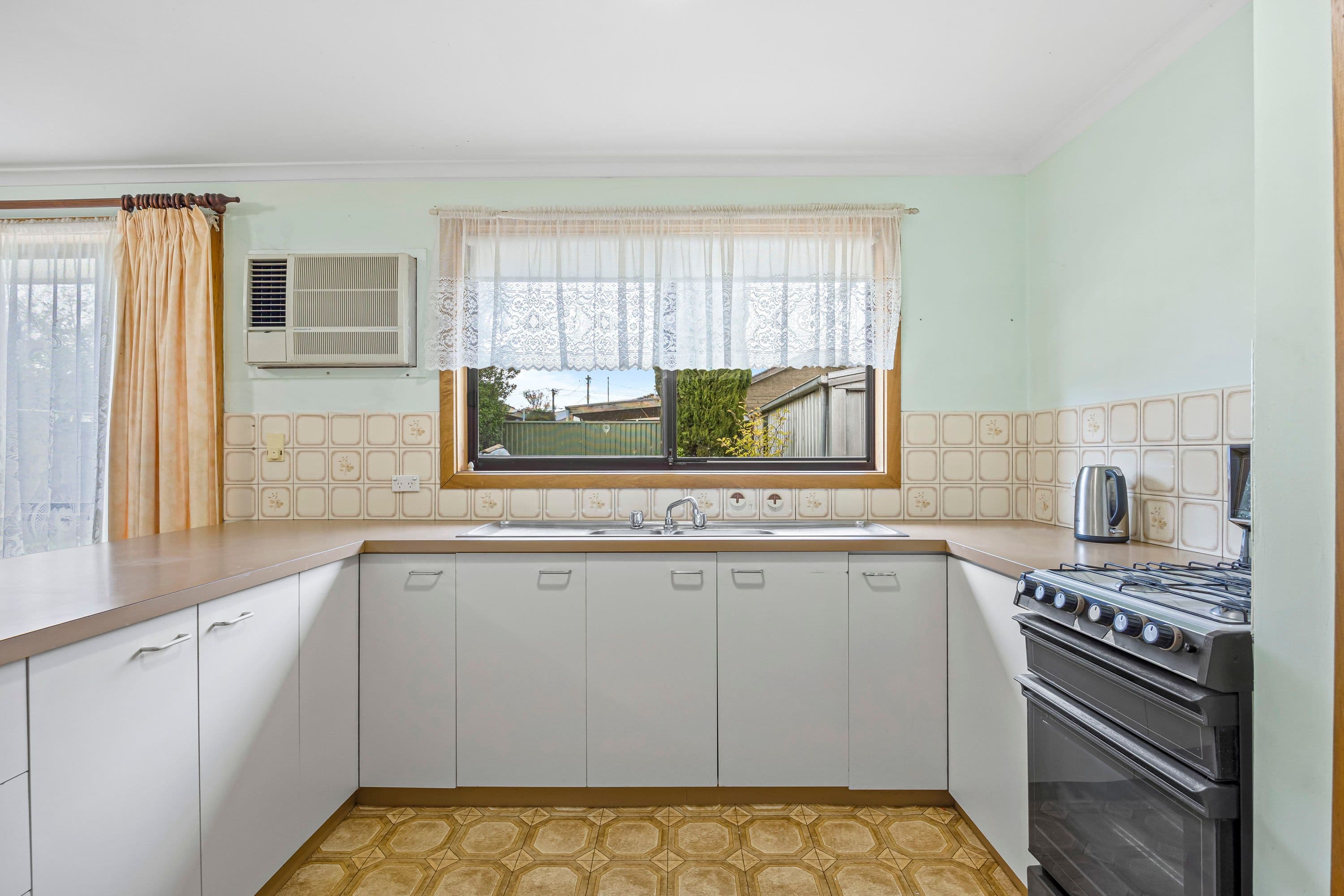 24 Lawrence Street, Sebastopol VIC 3356, Sebastopol - Thumbnail 3