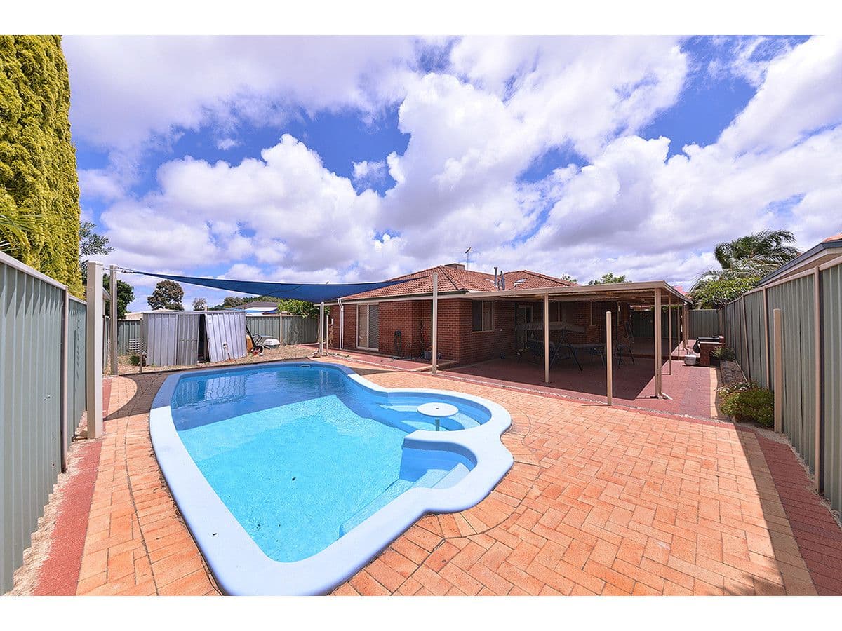 31 Dorneywood Way, Landsdale WA 6065, Landsdale - Thumbnail 2