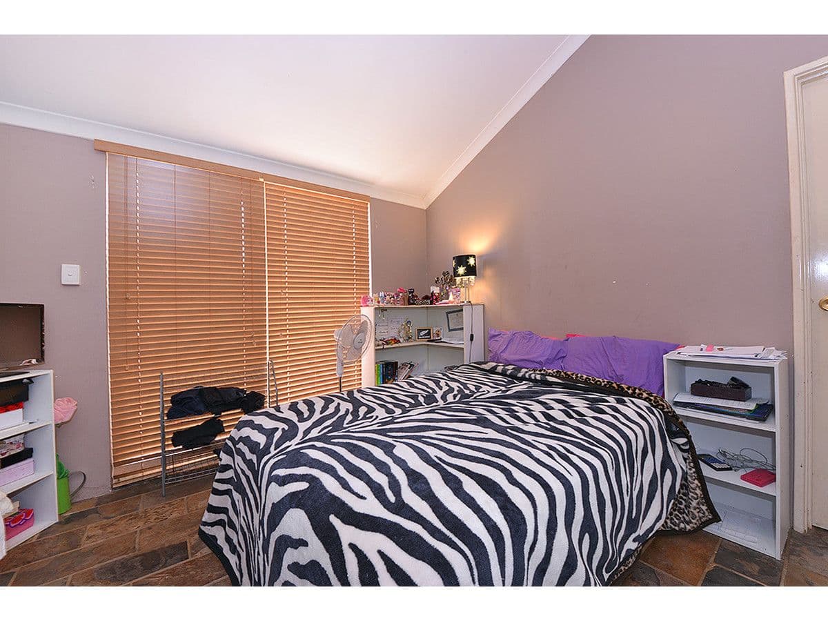 31 Dorneywood Way, Landsdale WA 6065, Landsdale - Thumbnail 6