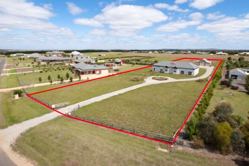 11 The Ridge, OAKLANDS JUNCTION VIC 3063, Oaklands Junction - Thumbnail 2