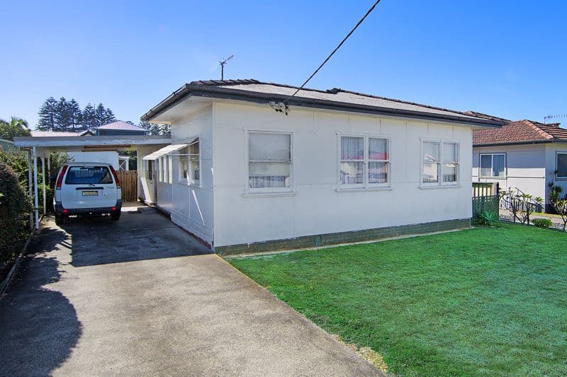 10 Yethonga Avenue, BLUE BAY NSW 2261, Blue Bay - Image 1
